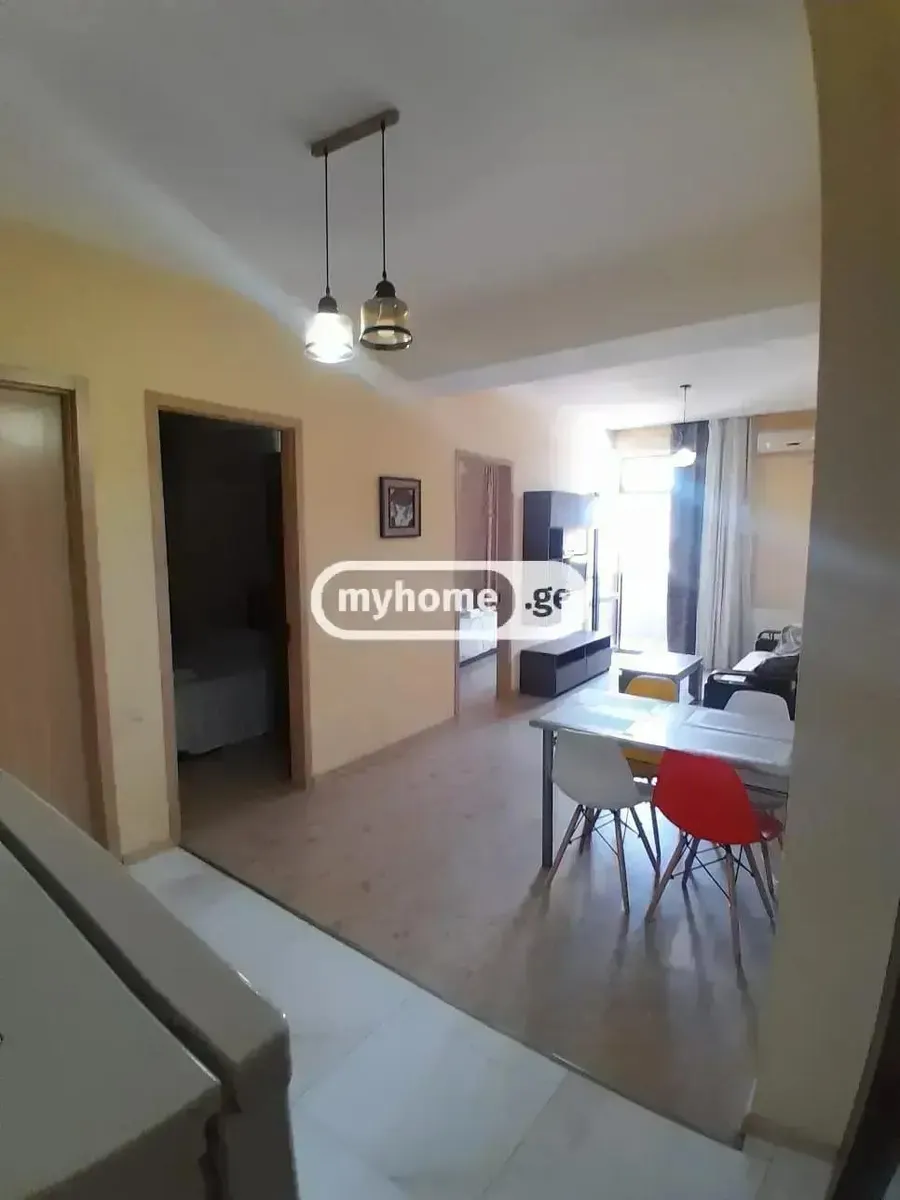 Квартира, 3-комн., 70 м²