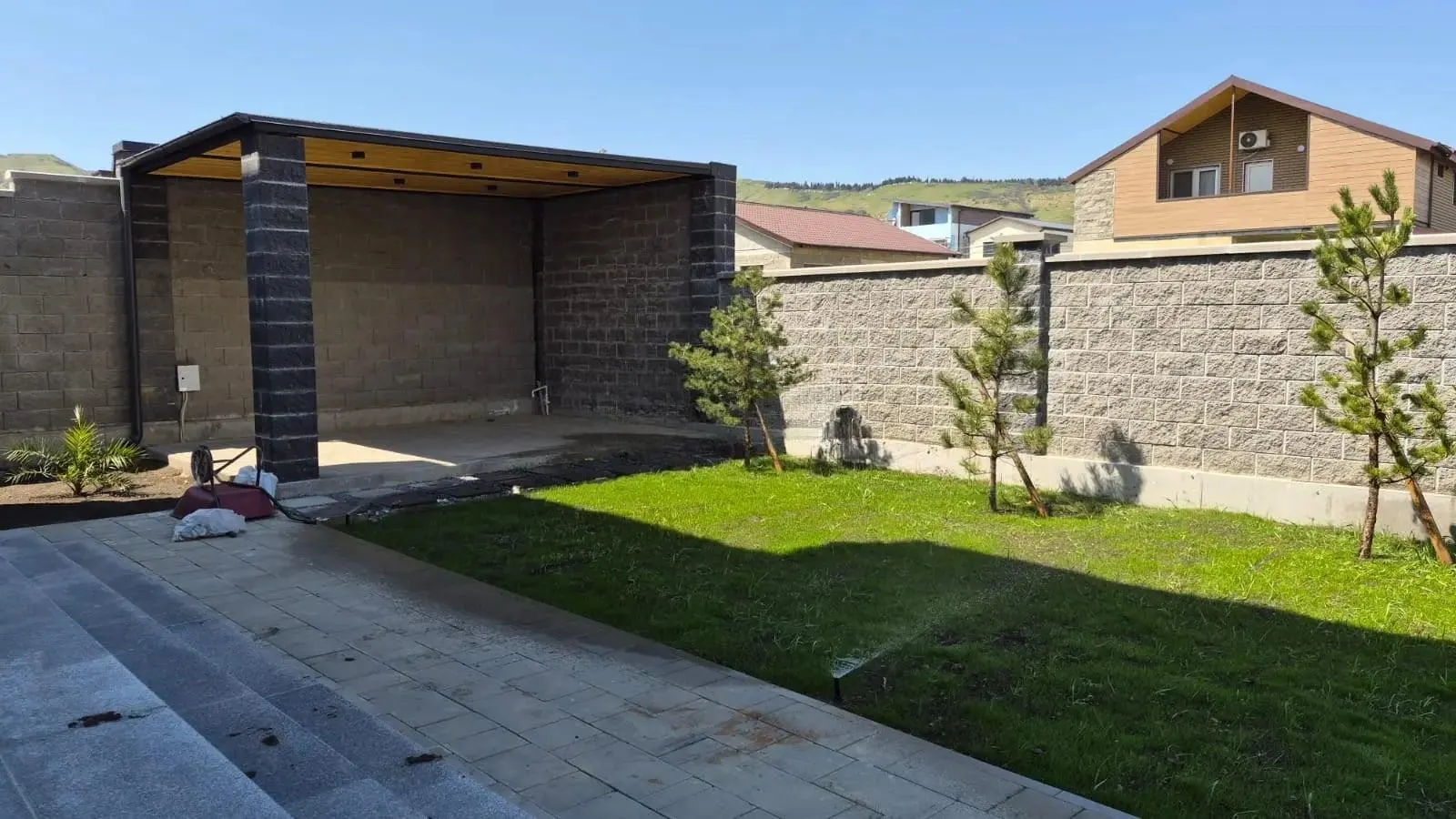 House, 8-room, 328 m²