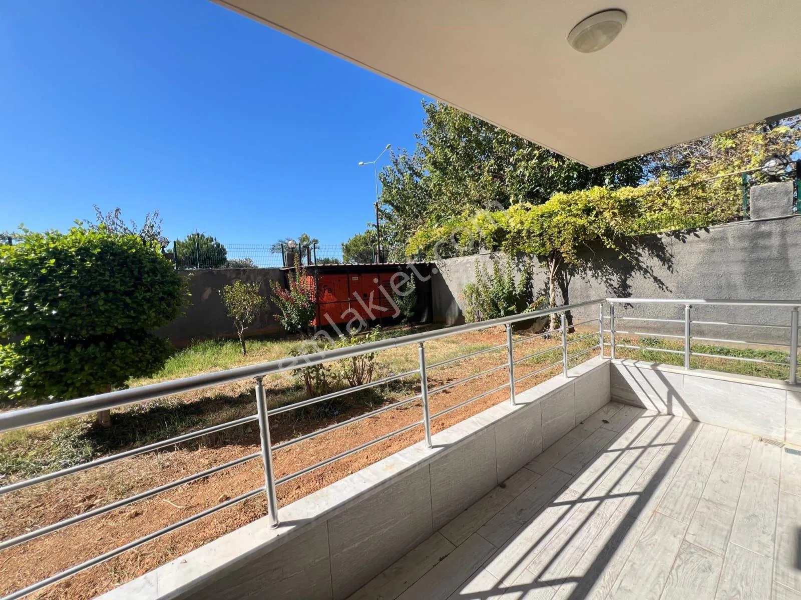 Apartment, 6-room, 200 m²