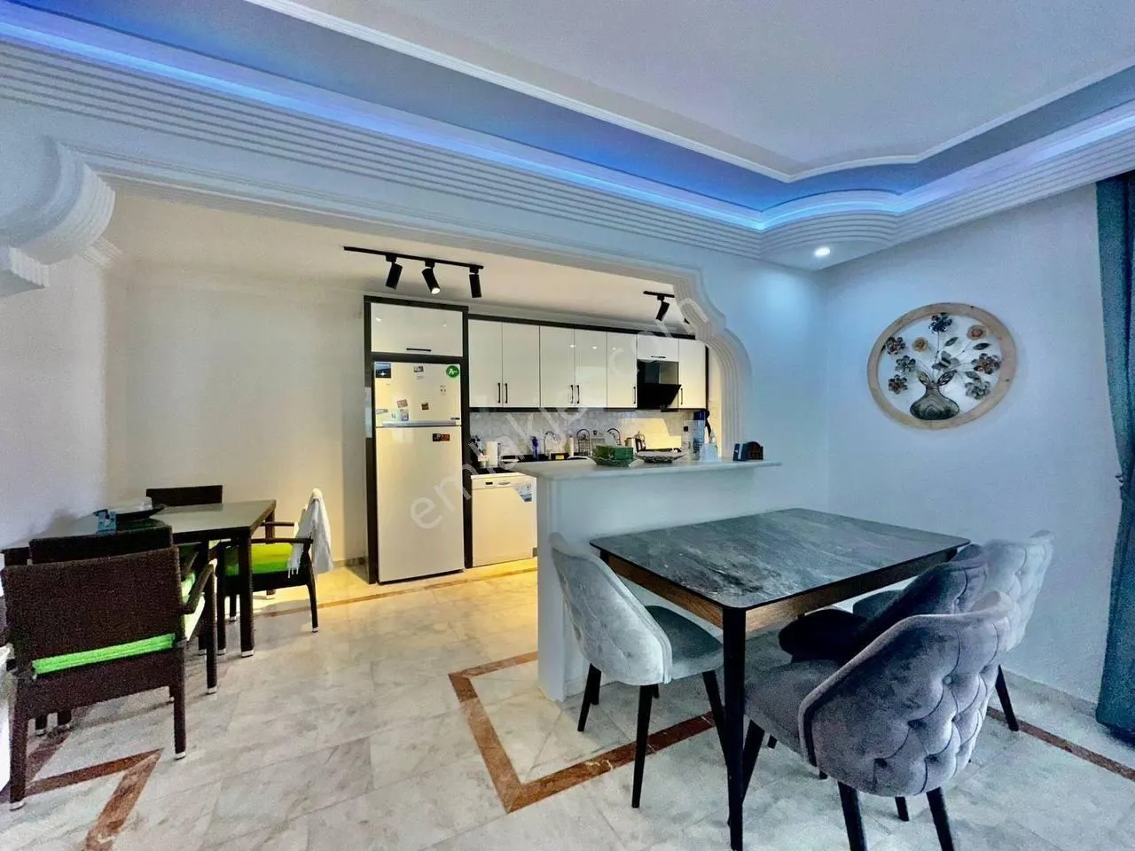 Apartment, 3-room, 130 m²