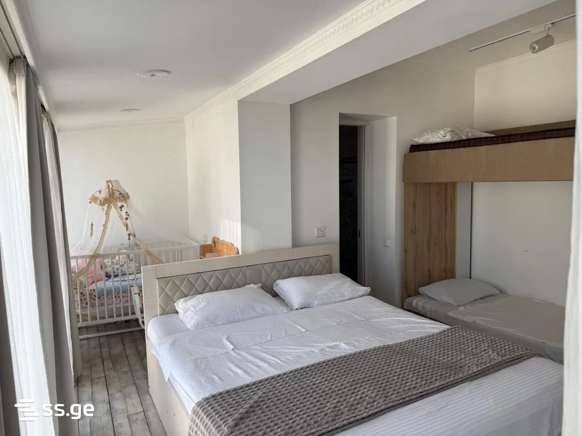 Квартира, 3-комн., 72 м²