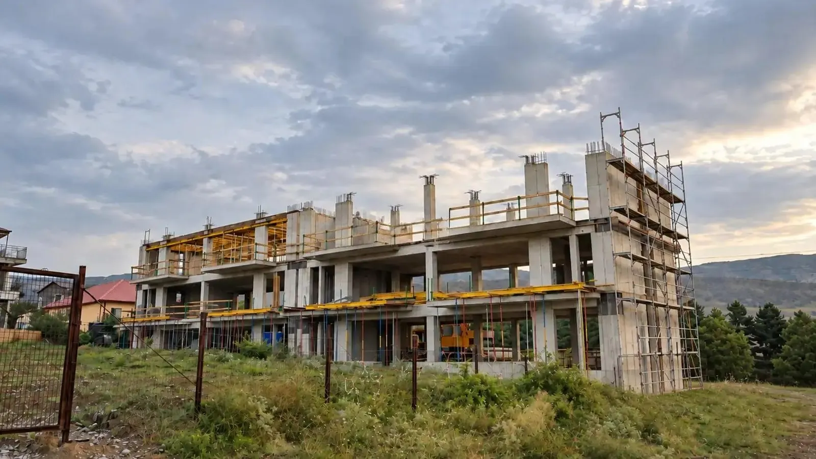 House, 10-room, 473 m², Lisi Green Town