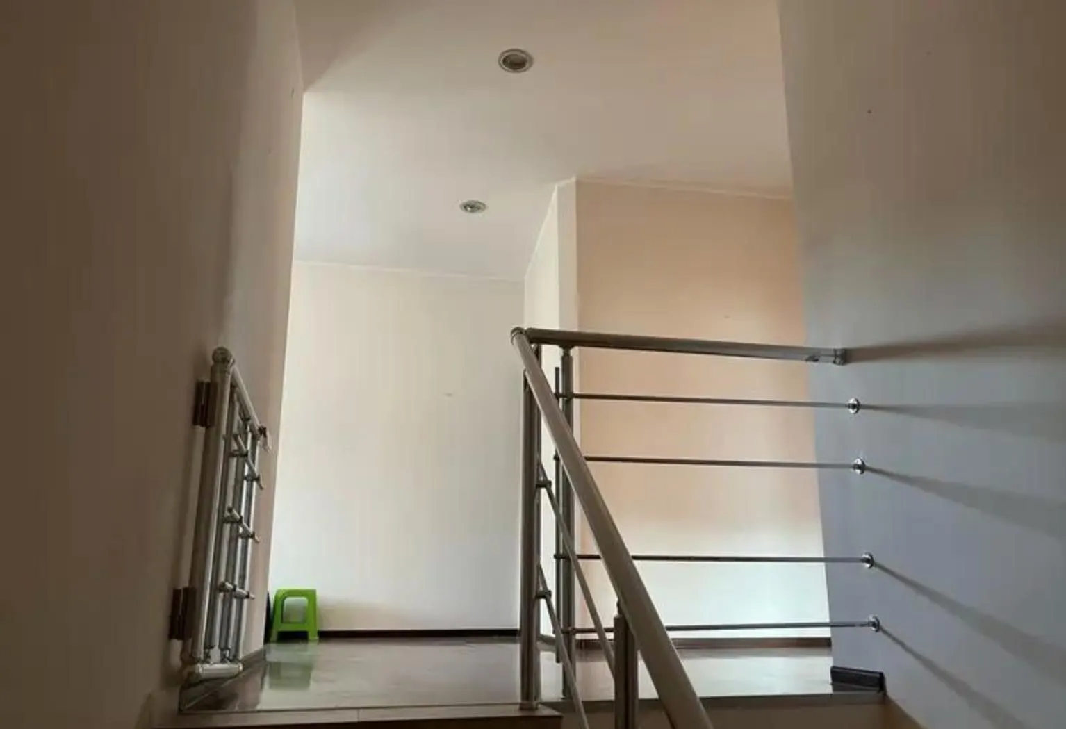 House, 5-room, 205 m²