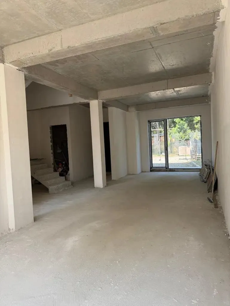 House, 5-room, 200 m²