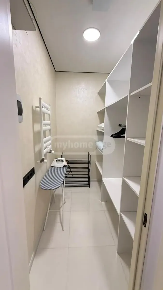 Apartment, 1-room, 38 m², Alpha Heights