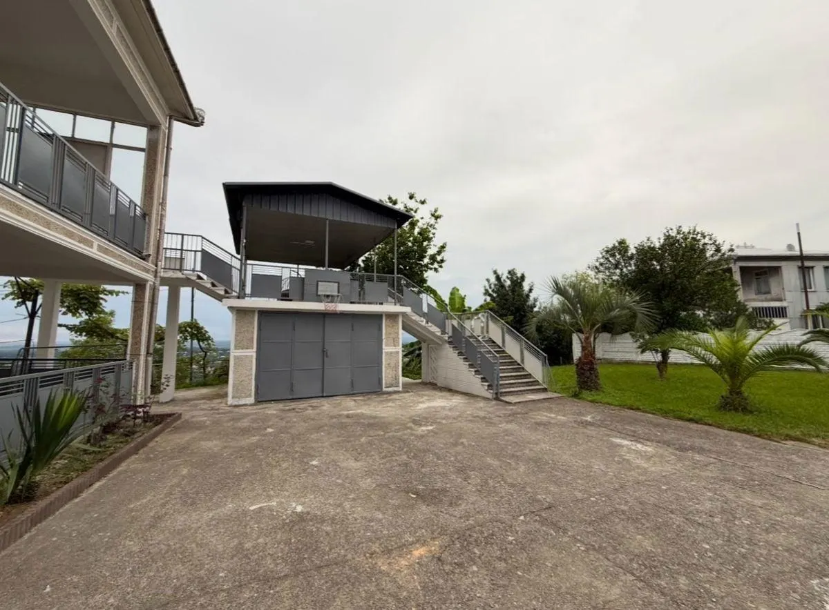 Дом, 7-комн., 450 м²