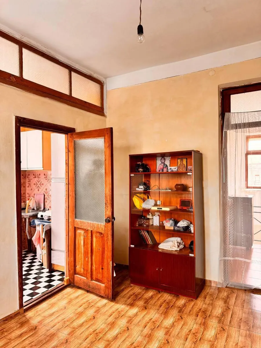 House, 5-room, 210 m²