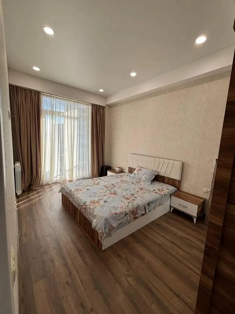 Квартира, 4-комн., 110 м², Omar Khizanishvili St, 2