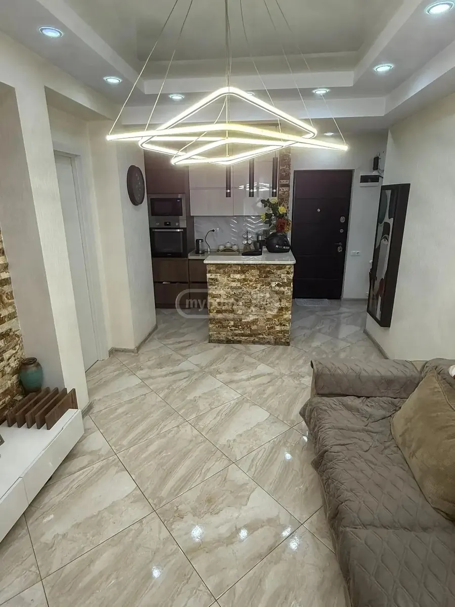 Квартира, 3-комн., 85 м², Archi Isani