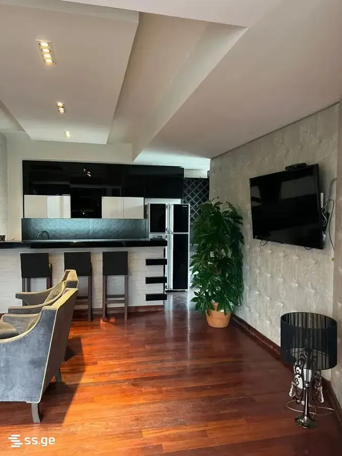 Apartment, 3-room, 100 m²