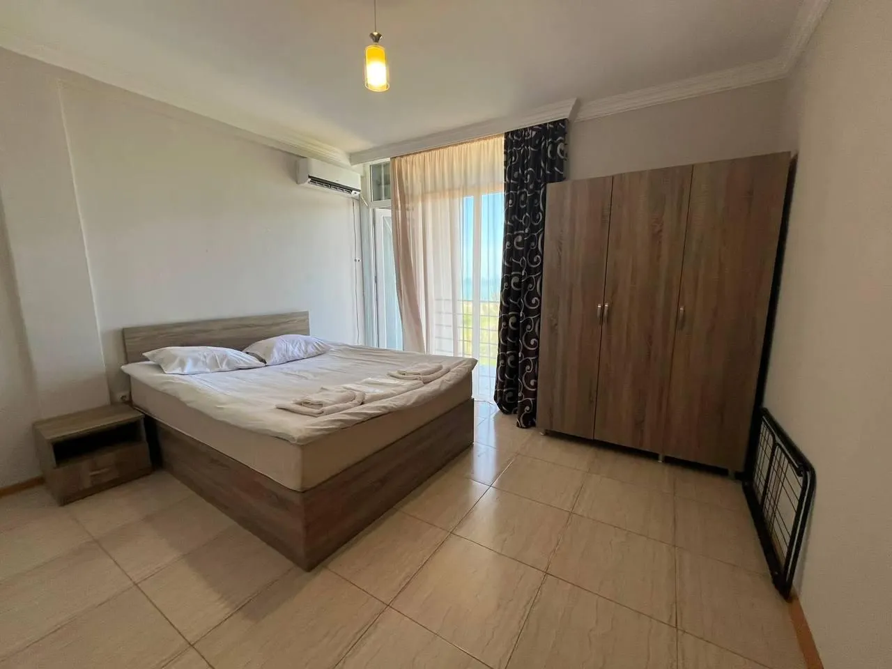 House, 4-room, 200 m²