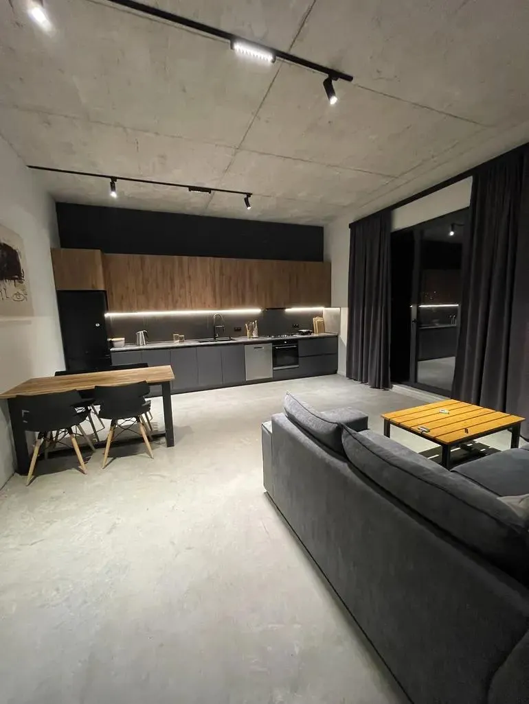 Дом, 6-комн., 300 м²