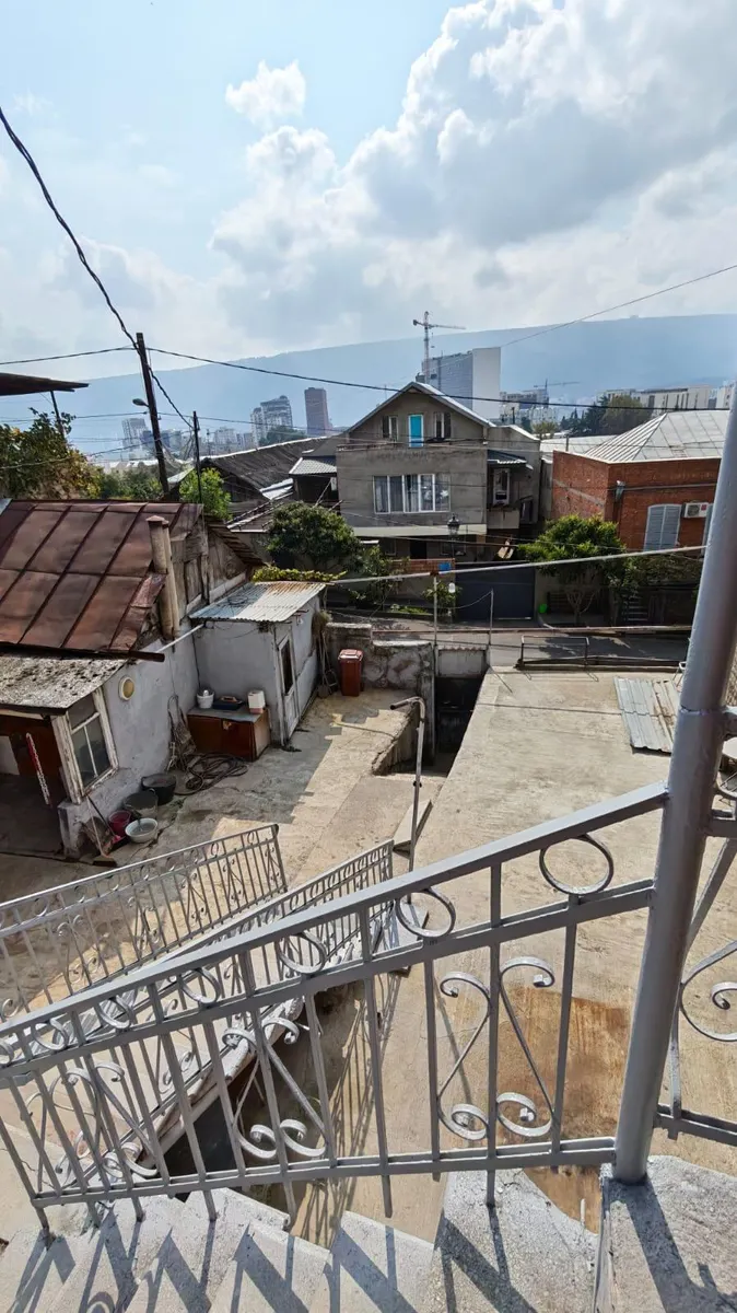 House, 5-room, 231 m²
