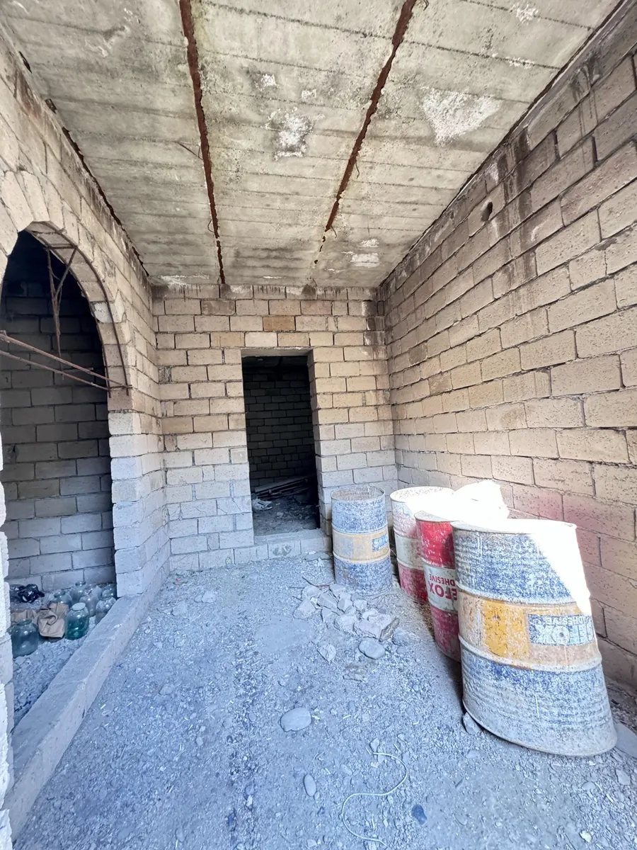 House, 6-room, 184 m²