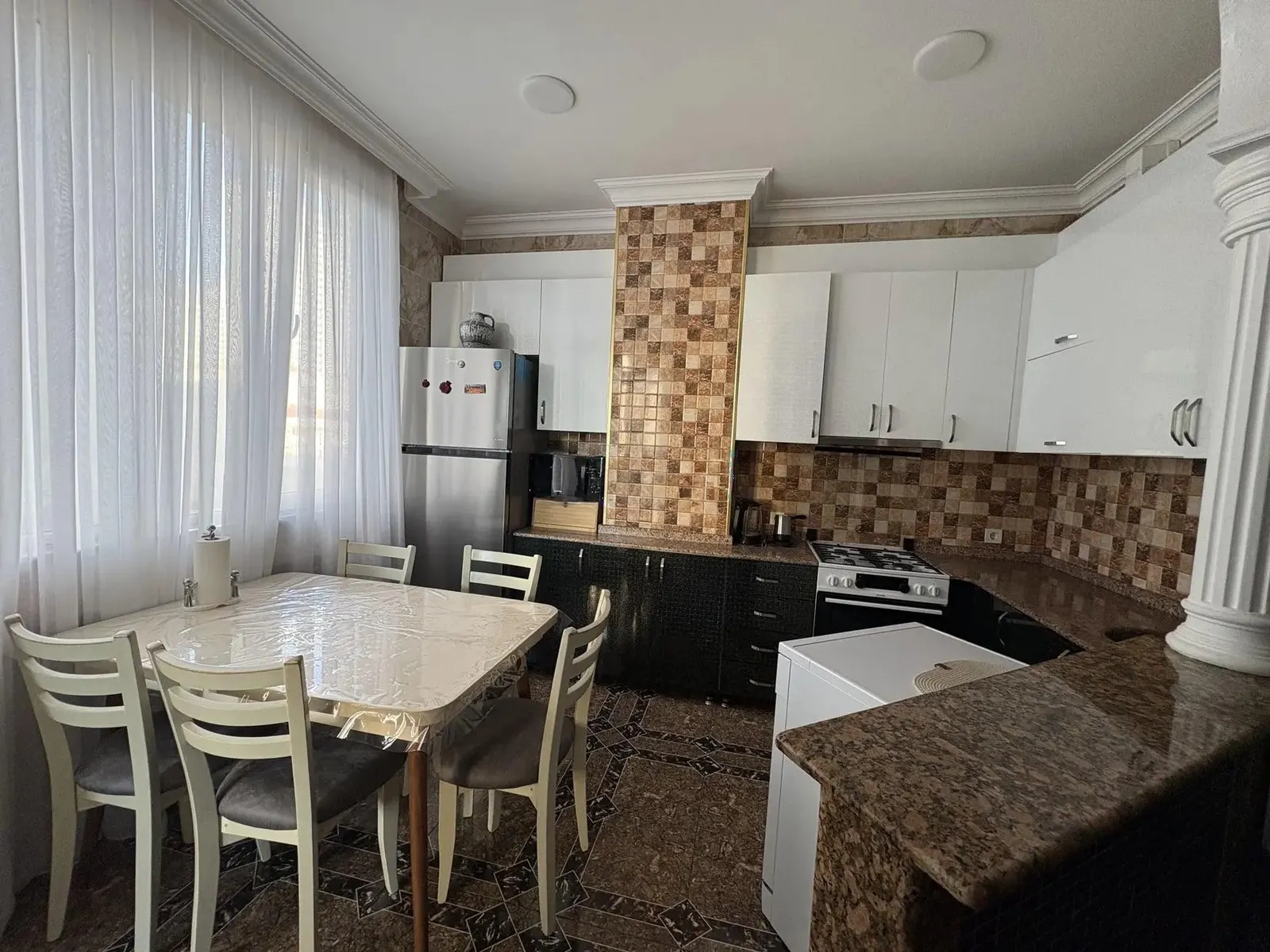 Квартира, 4-комн., 80 м², Real Palace