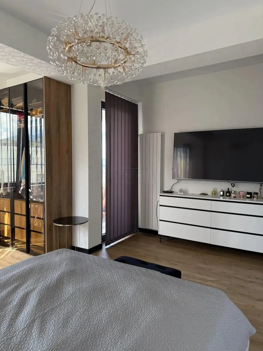 Дом, 5-комн., 180 м²