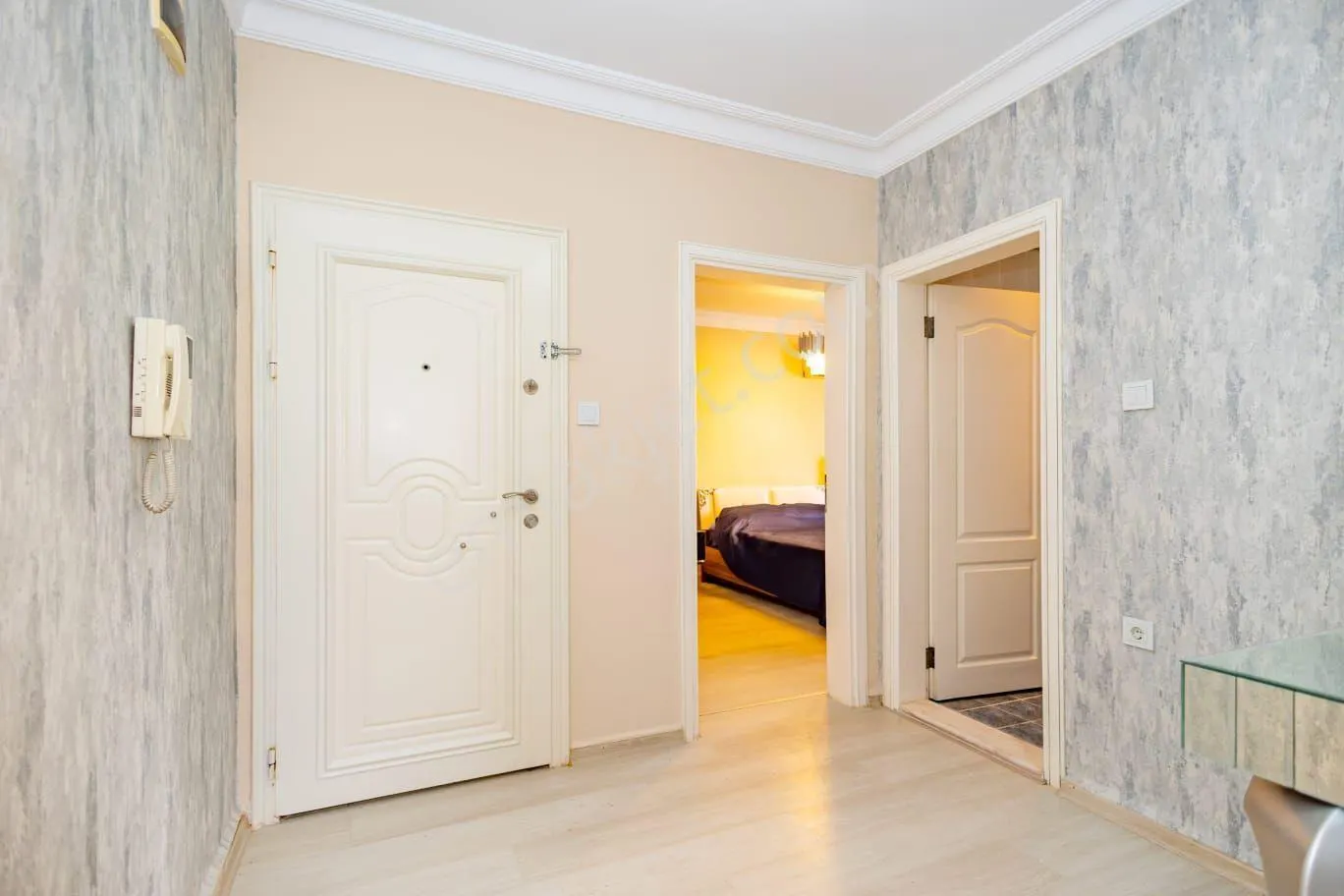 Apartment, 2-room, 60 m²