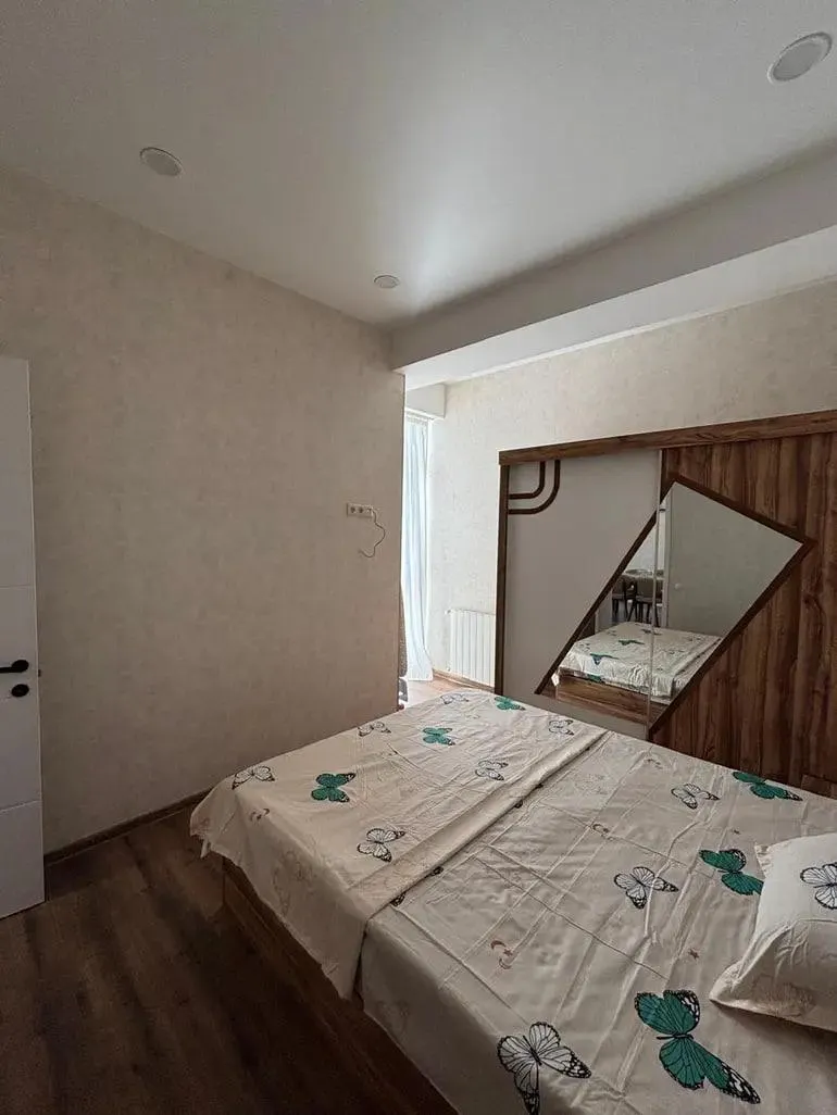Квартира, 4-комн., 110 м², Omar Khizanishvili St, 2