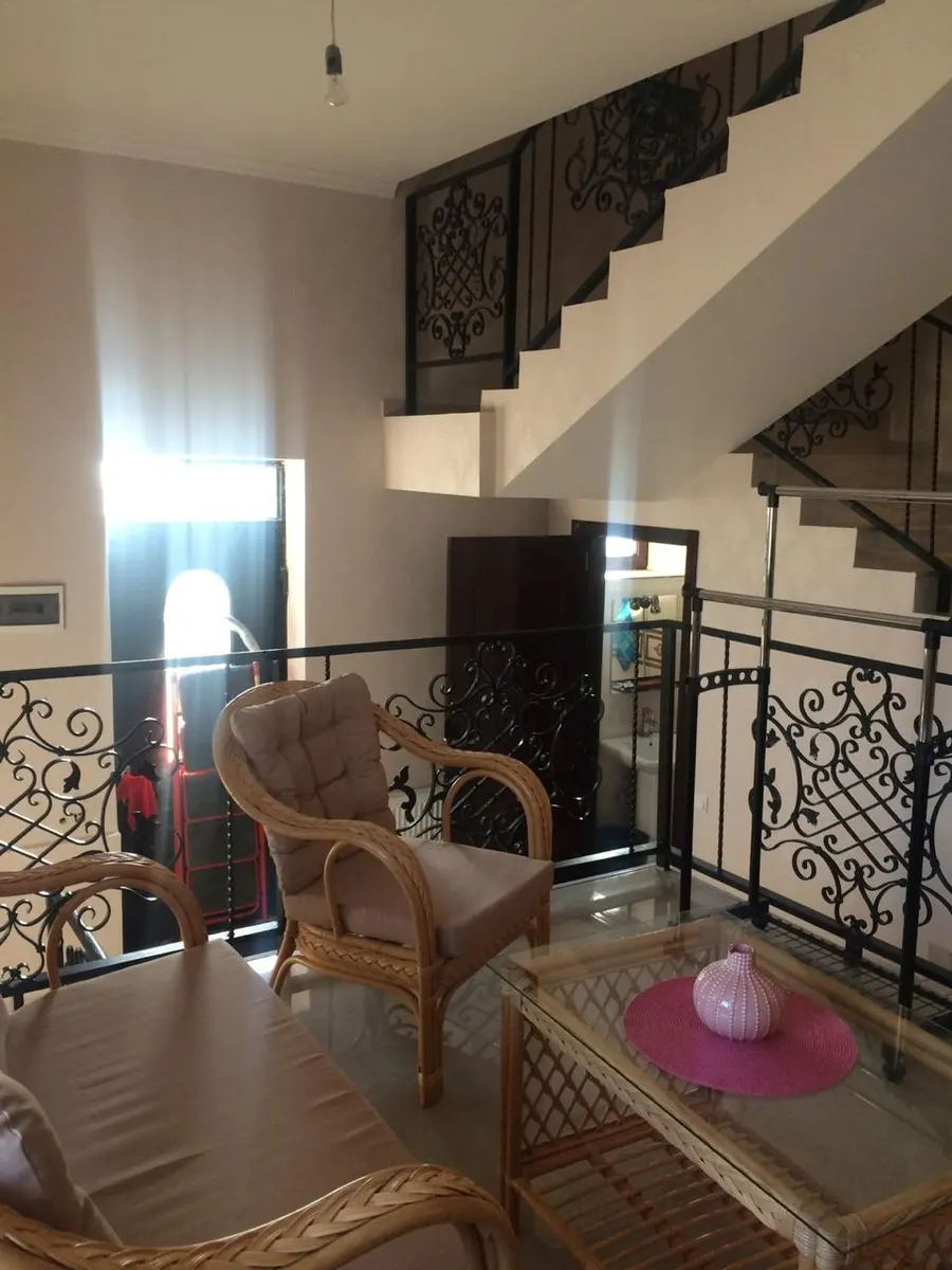 Дом, 4-комн., 400 м²