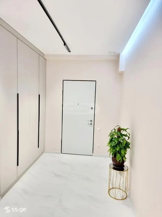 Квартира, 4-комн., 200 м²