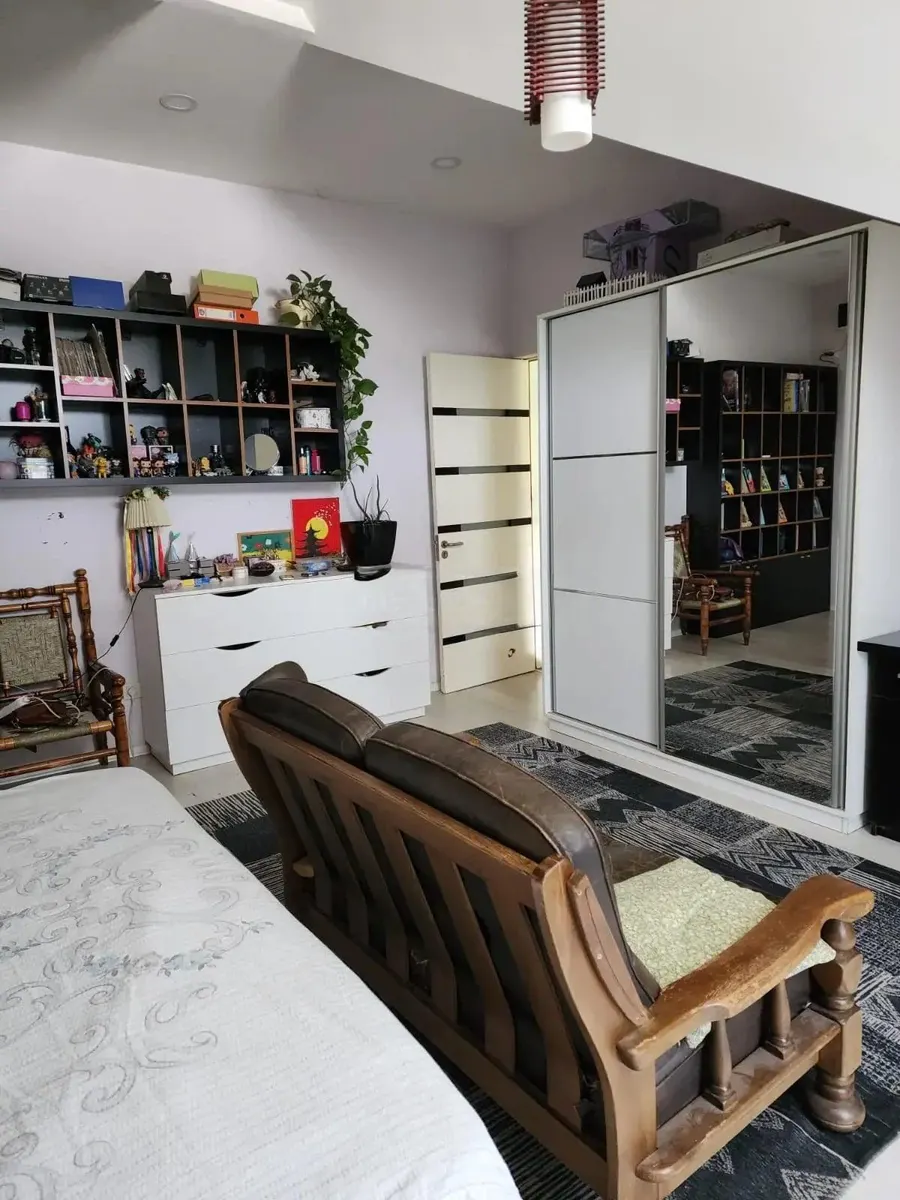 Дом, 7-комн., 240 м²