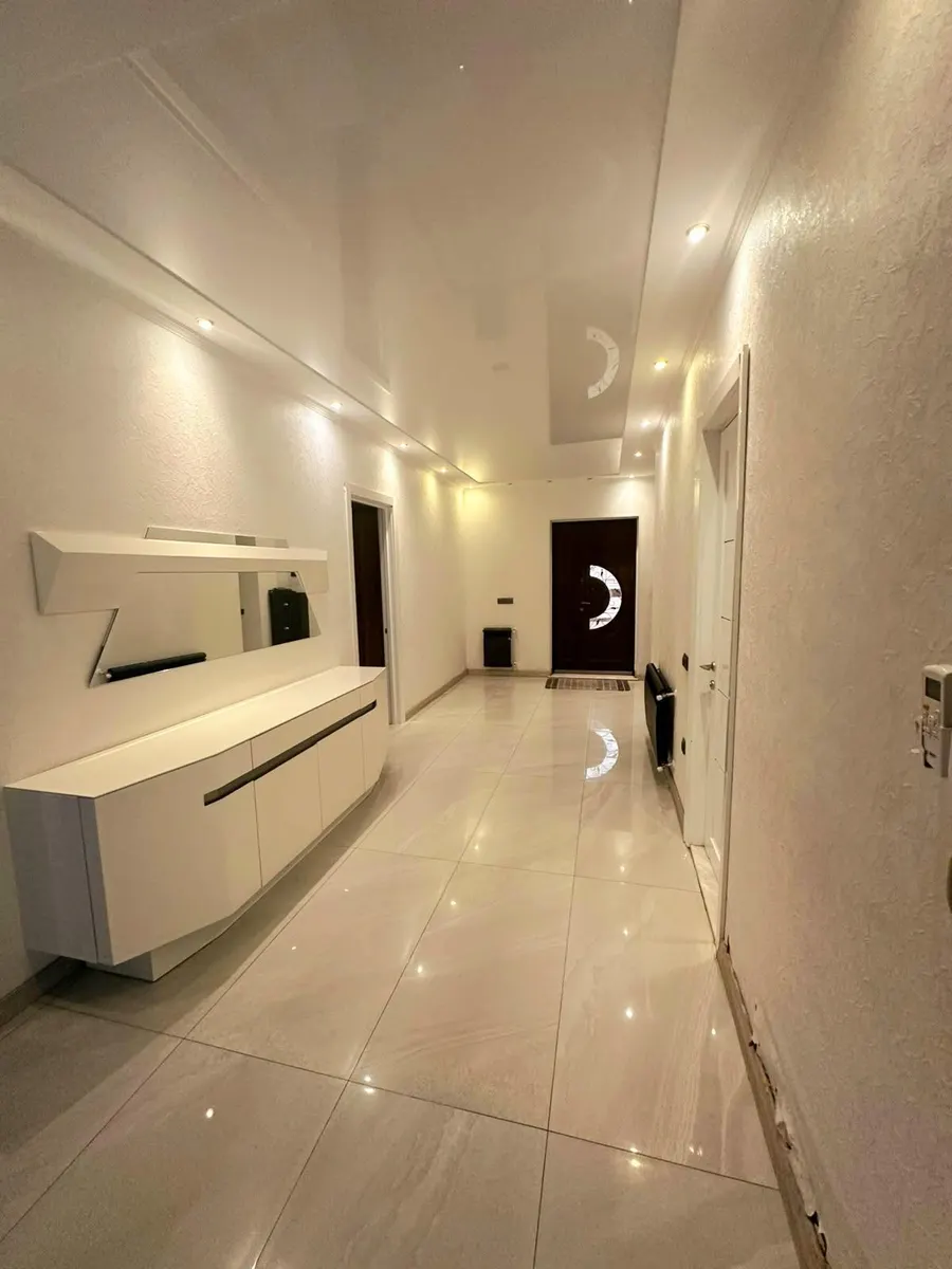 House, 6-room, 600 m²