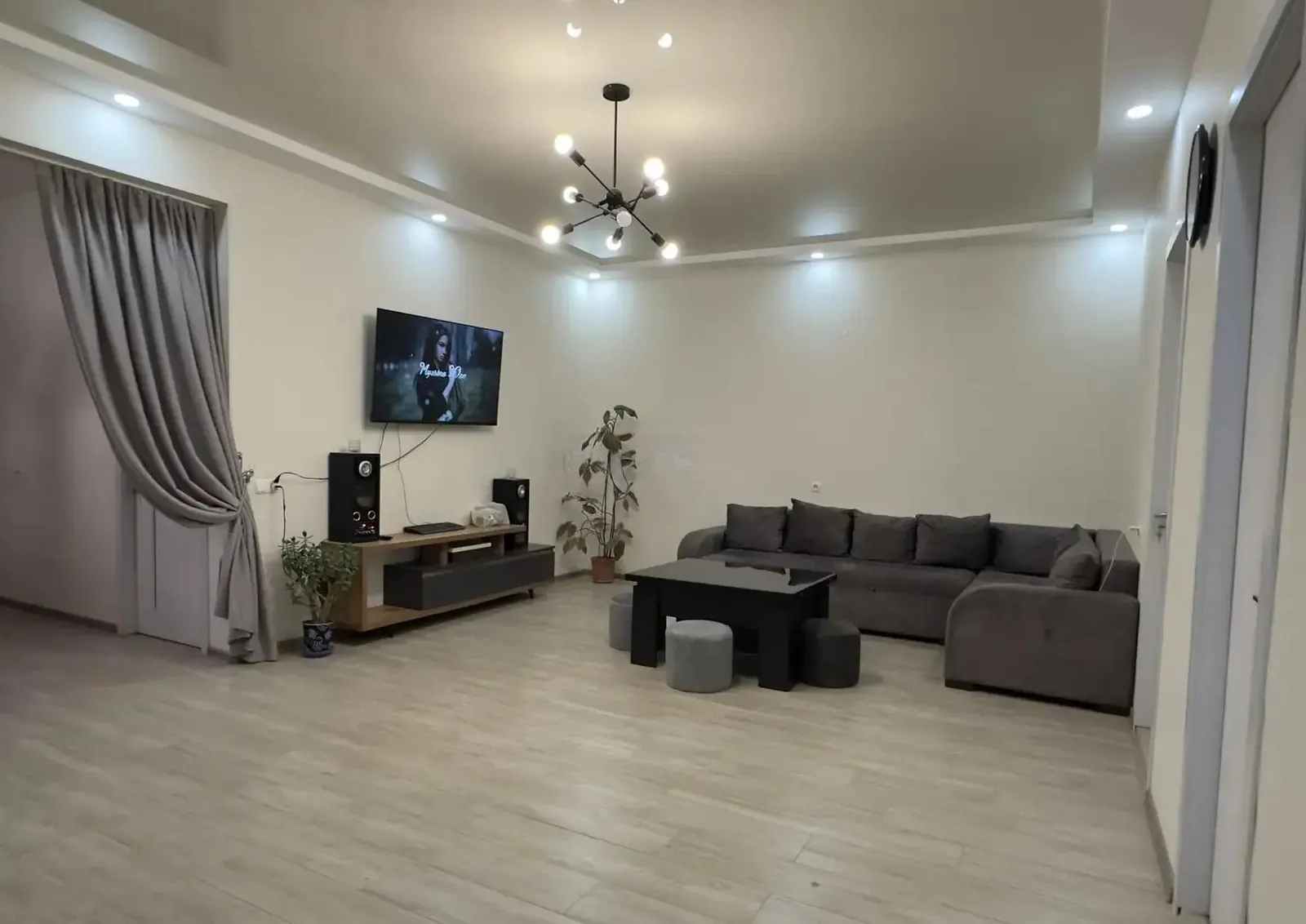 House, 9-room, 227 m²