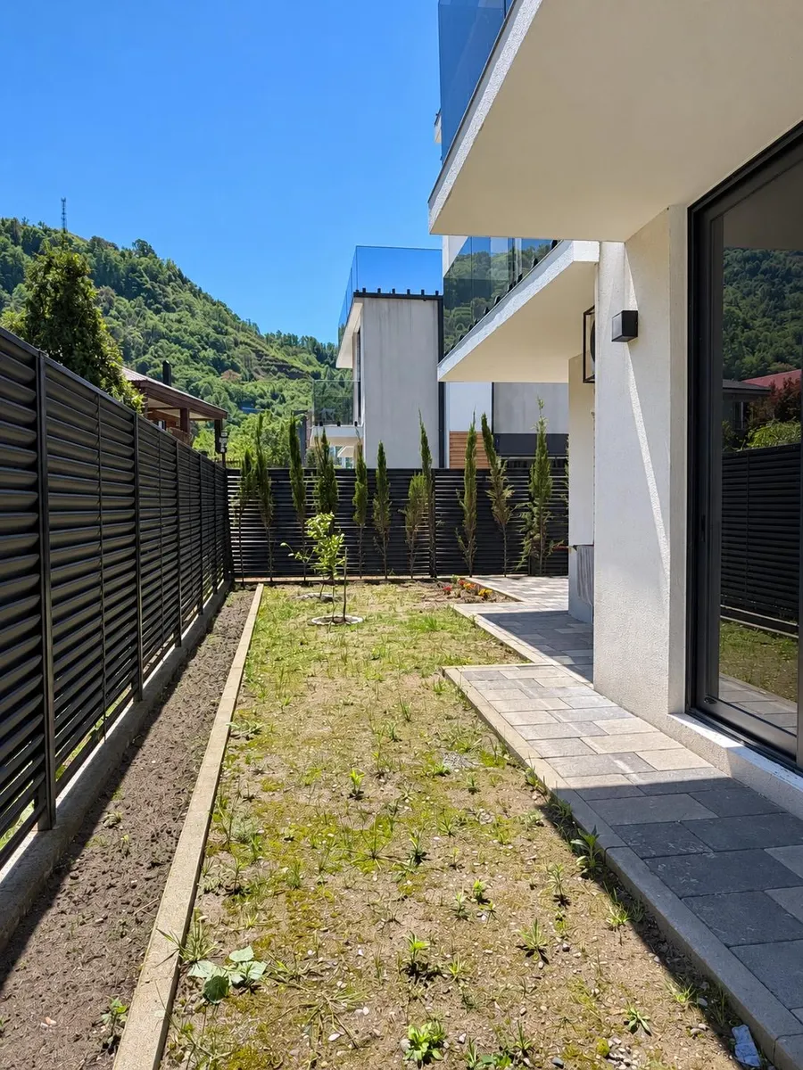 House, 4-room, 220 m²
