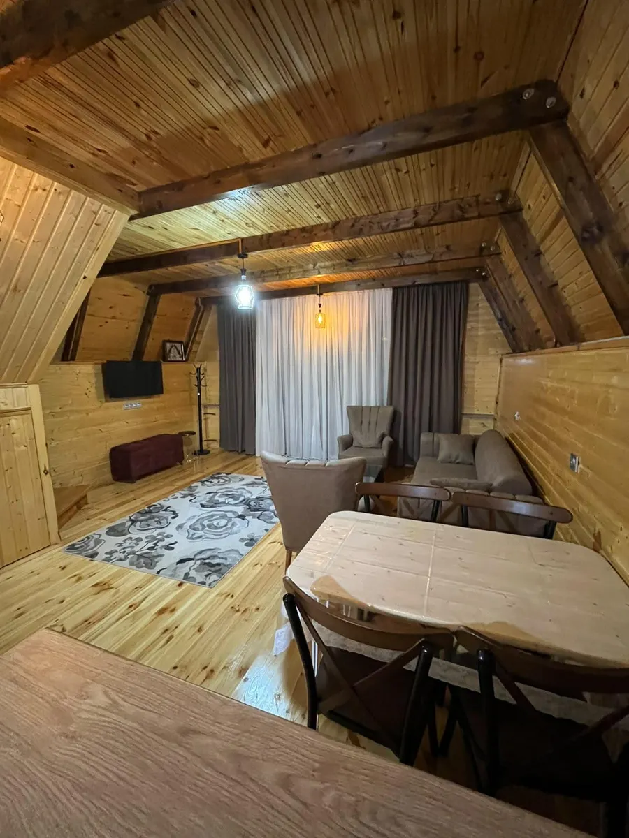 House, 3-room, 90 m²