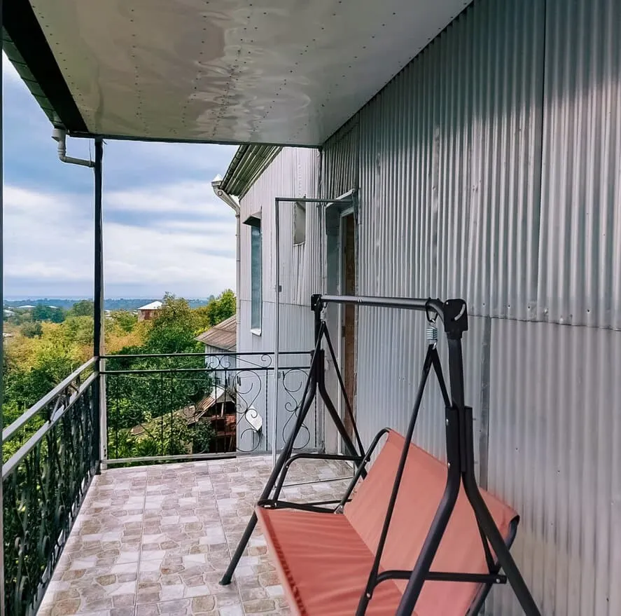 House, 4-room, 250 m²