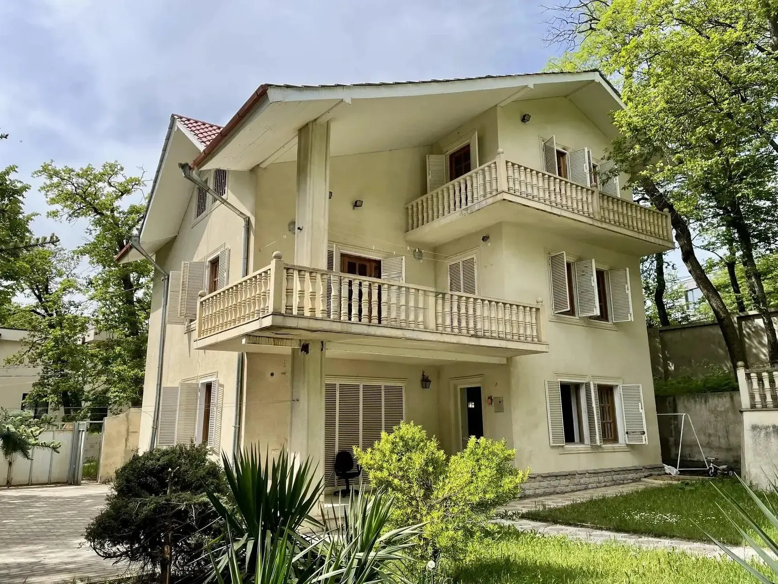 Дом, 8-комн., 350 м²