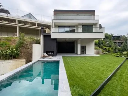 Дом, 7-комн., 1500 м²