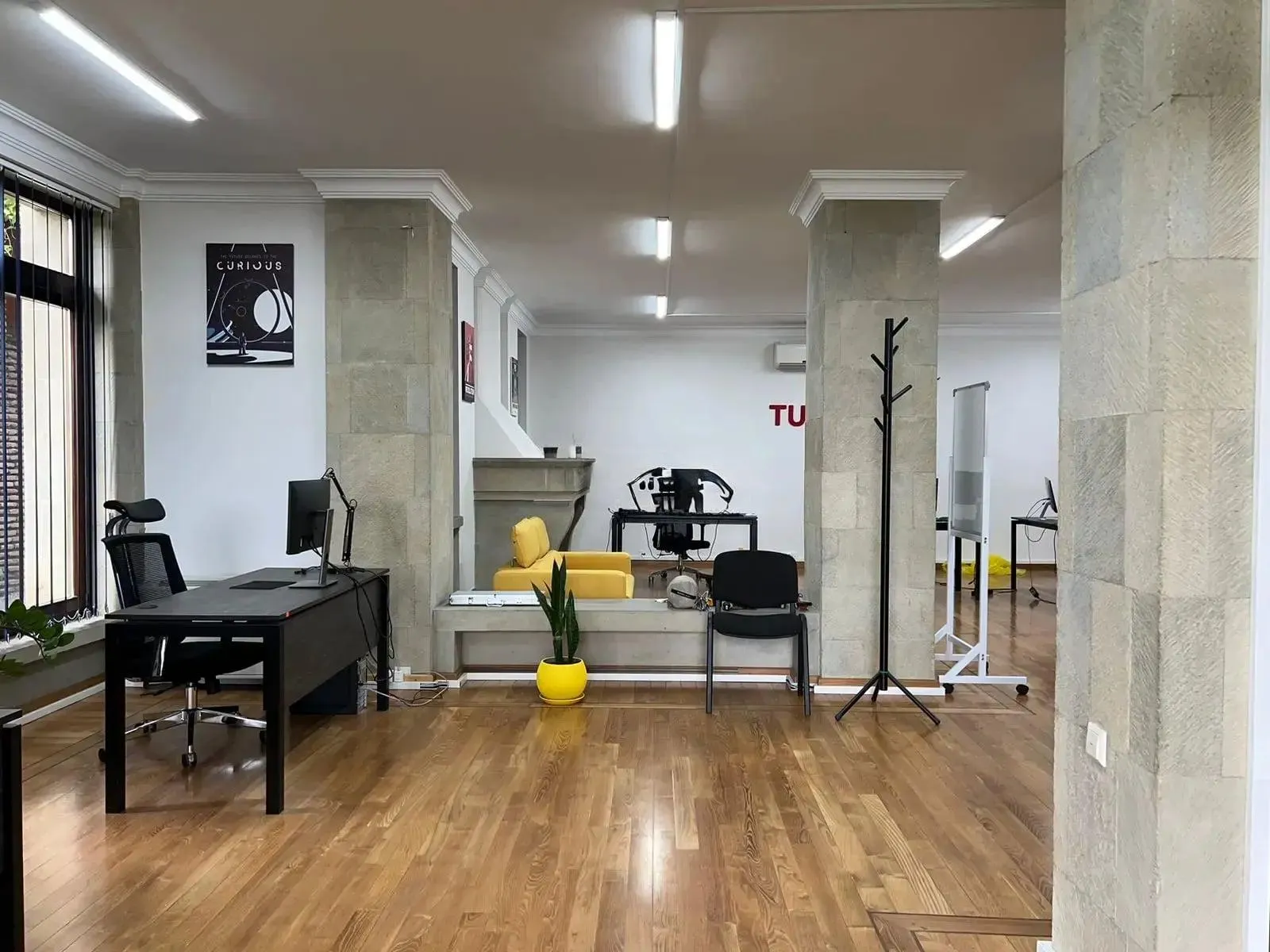 Дом, 15-комн., 900 м²