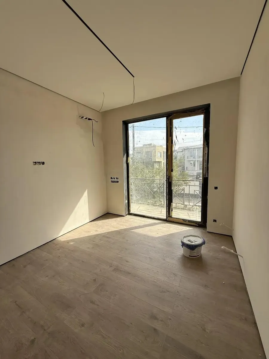 Дом, 5-комн., 275 м²
