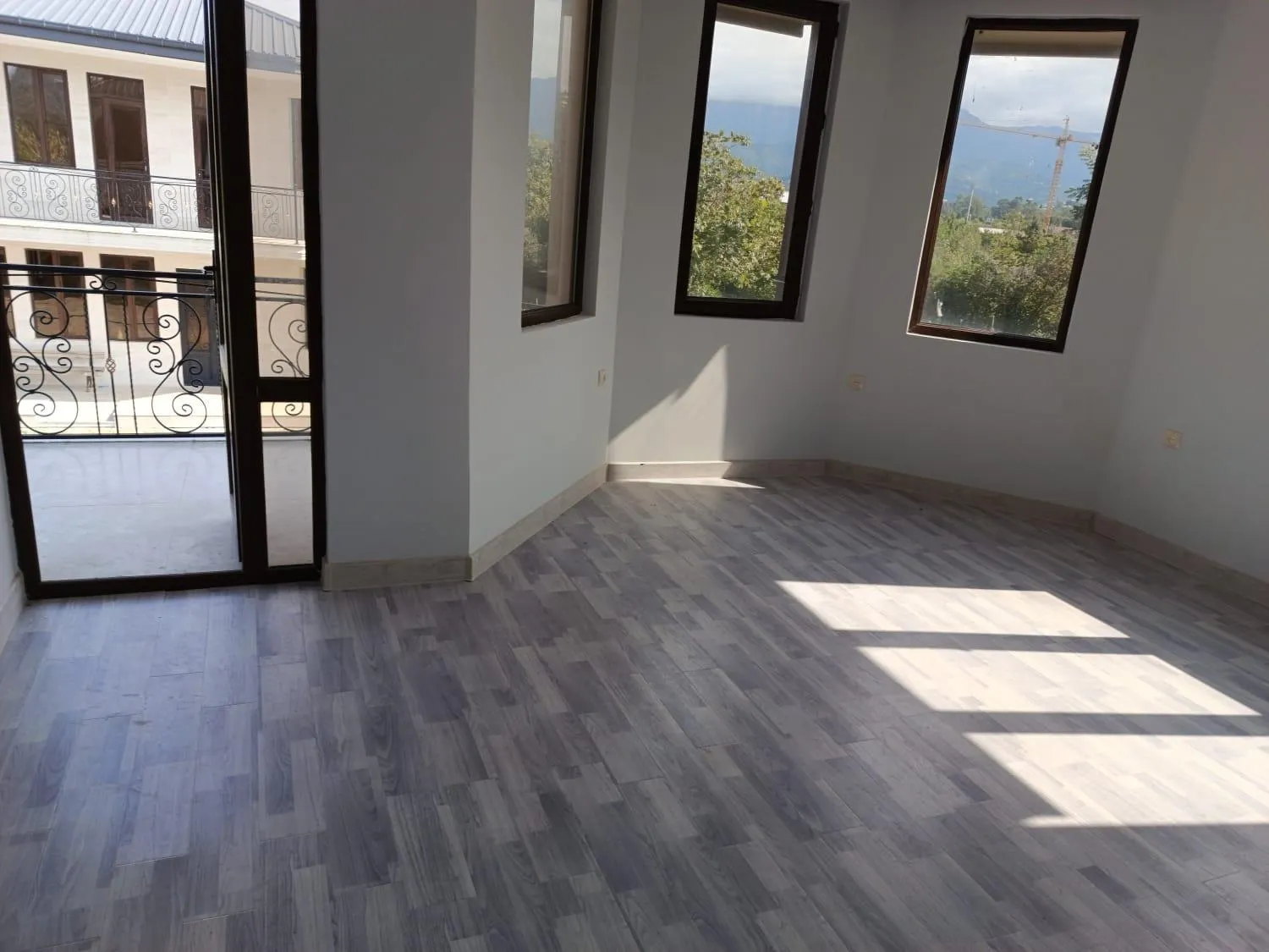 House, 5-room, 194.08 m²