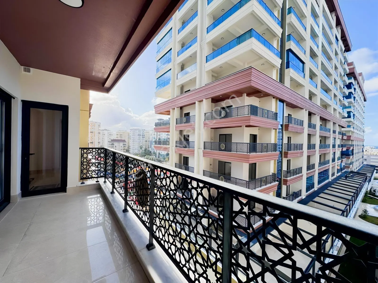 Apartment, 4-room, 220 m²