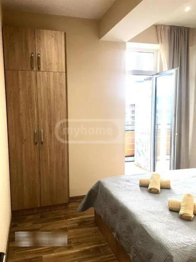 Квартира, 3-комн., 79 м²