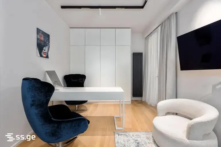 Apartment, 5-room, 240 m²