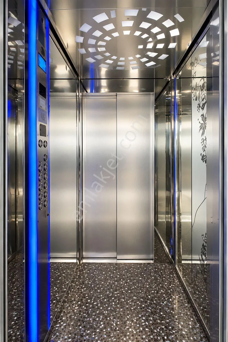 Apartment, 7-room, 300 m²
