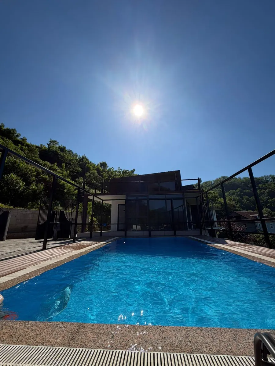 House, 7-room, 200 m²