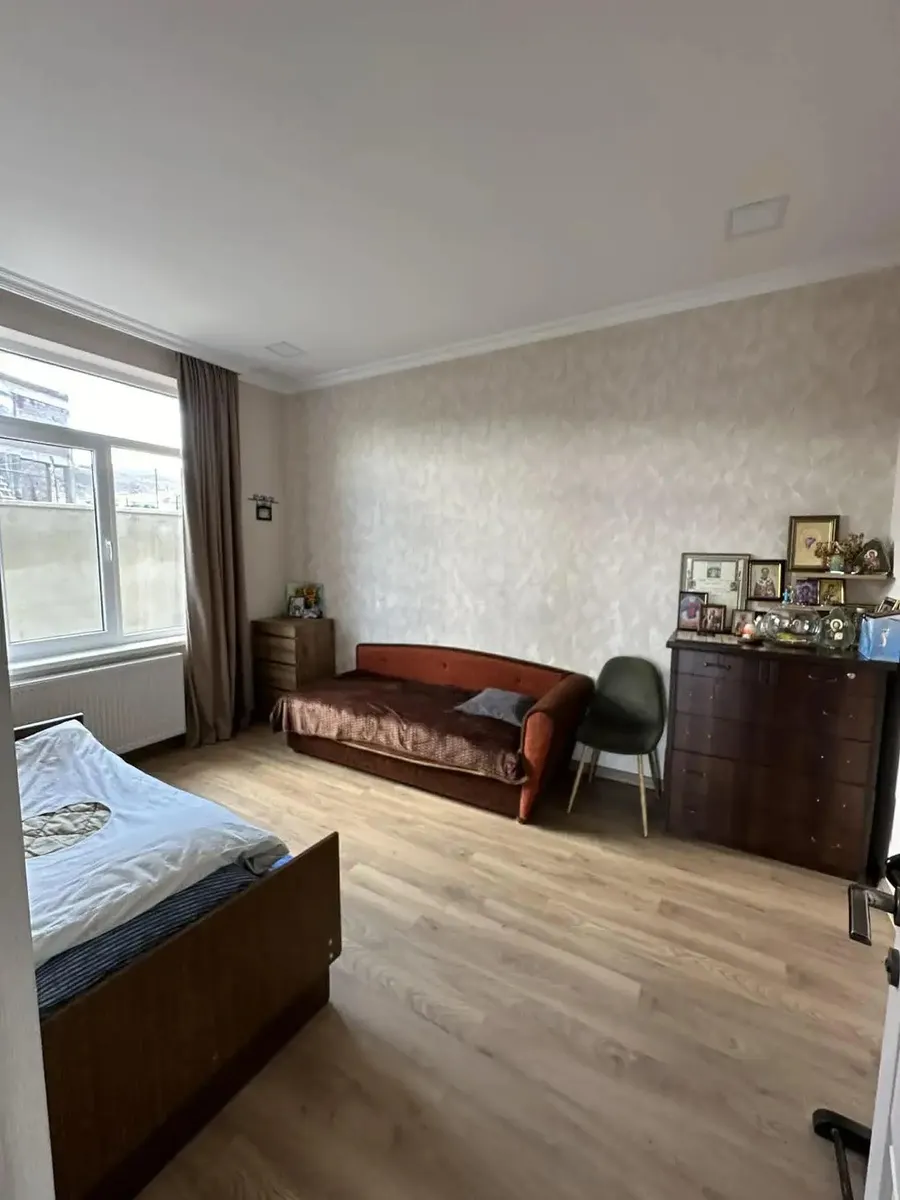 Дом, 7-комн., 330 м²