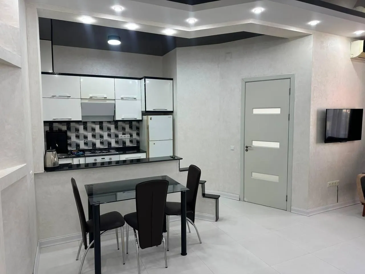 Apartment, 2-room, 55 m², Ilia Chavchavadze St, 51-57