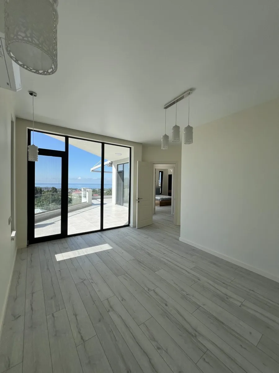 House, 6-room, 417 m²