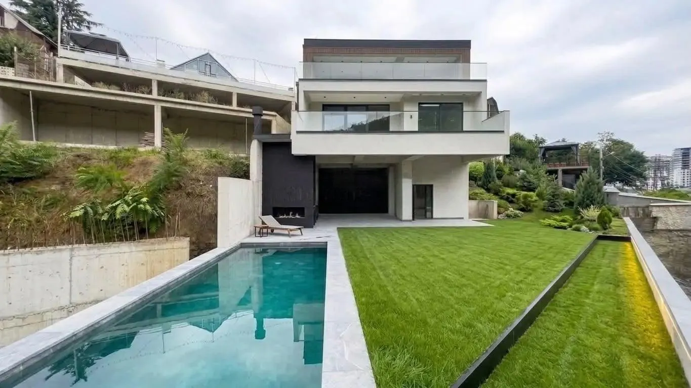 Дом, 7-комн., 1500 м²