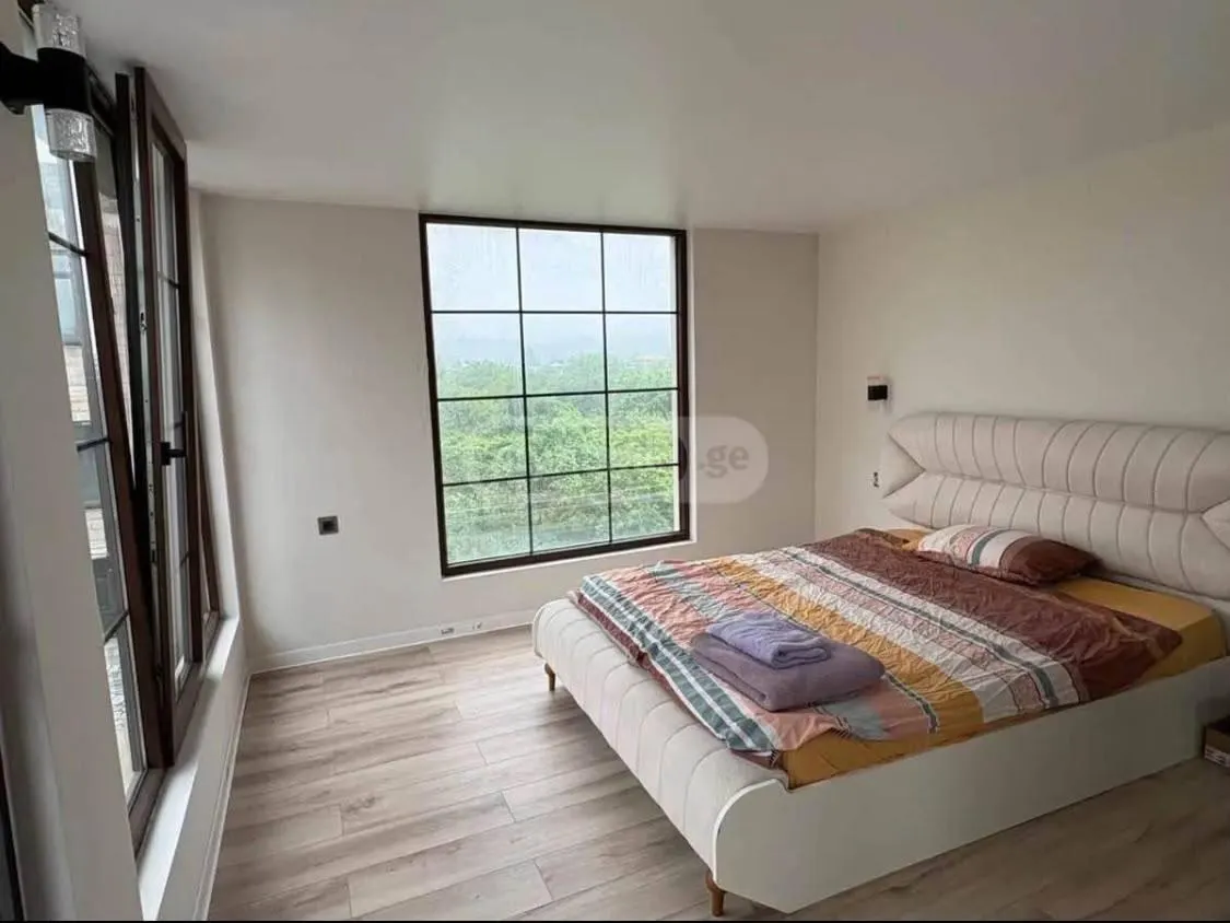 House, 4-room, 180 m²