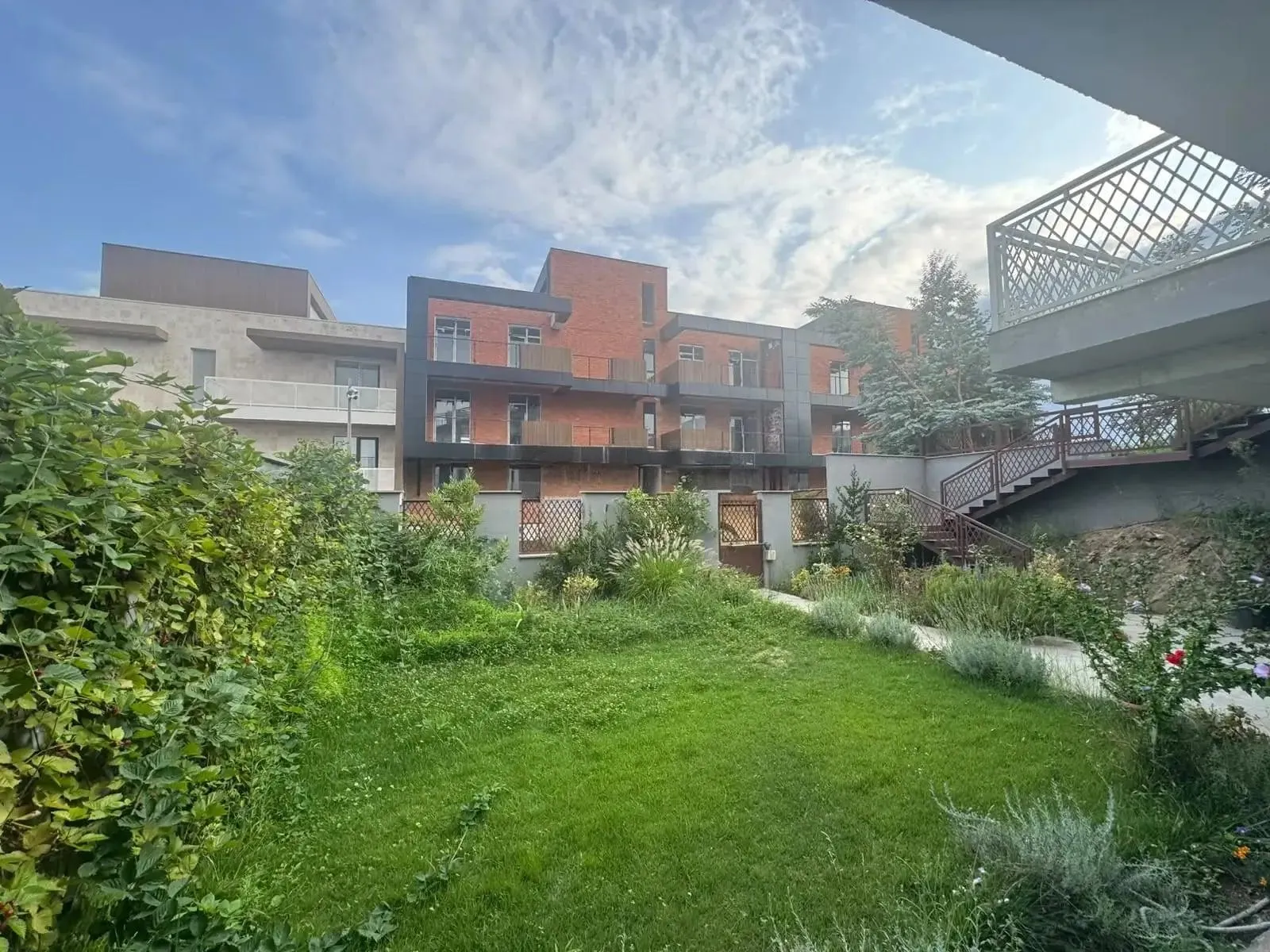 Дом, 7-комн., 600 м²