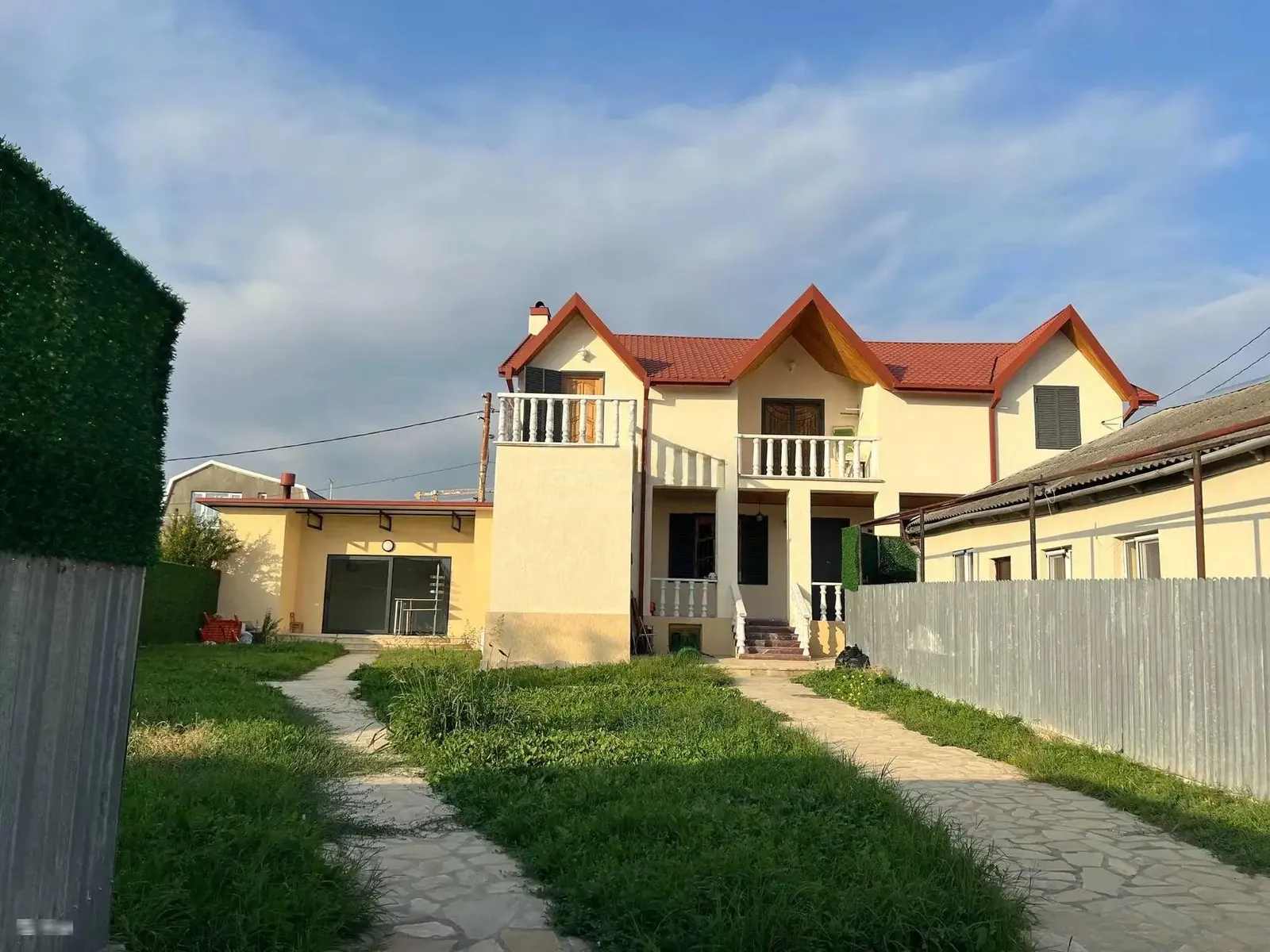 Дом, 6-комн., 550 м²