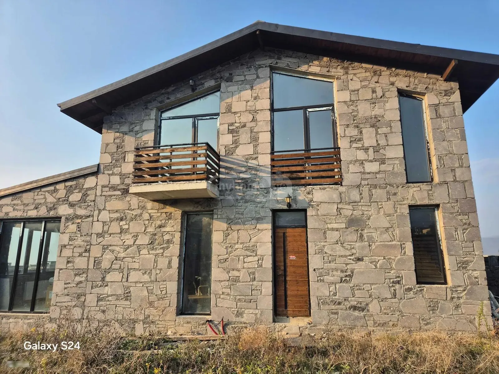 Дом, 7-комн., 240 м²