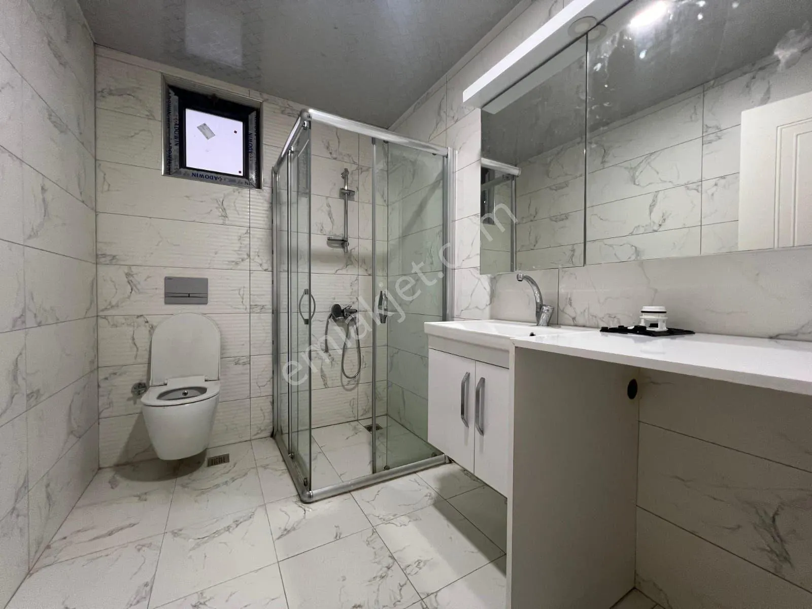 Apartment, 6-room, 200 m²