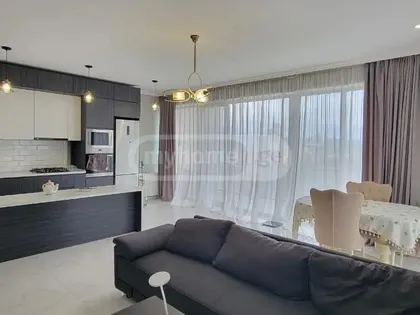 Квартира, 3-комн., 141 м²